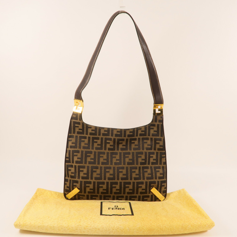 FENDI 帆布Zucca Hobo Bag金扣肩背袋-13