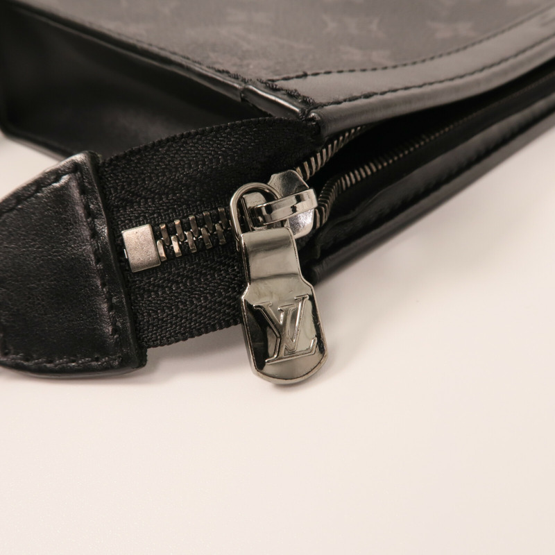 LOUIS VUITTON Monogram Eclipse Gaston銀扣肩背袋-10