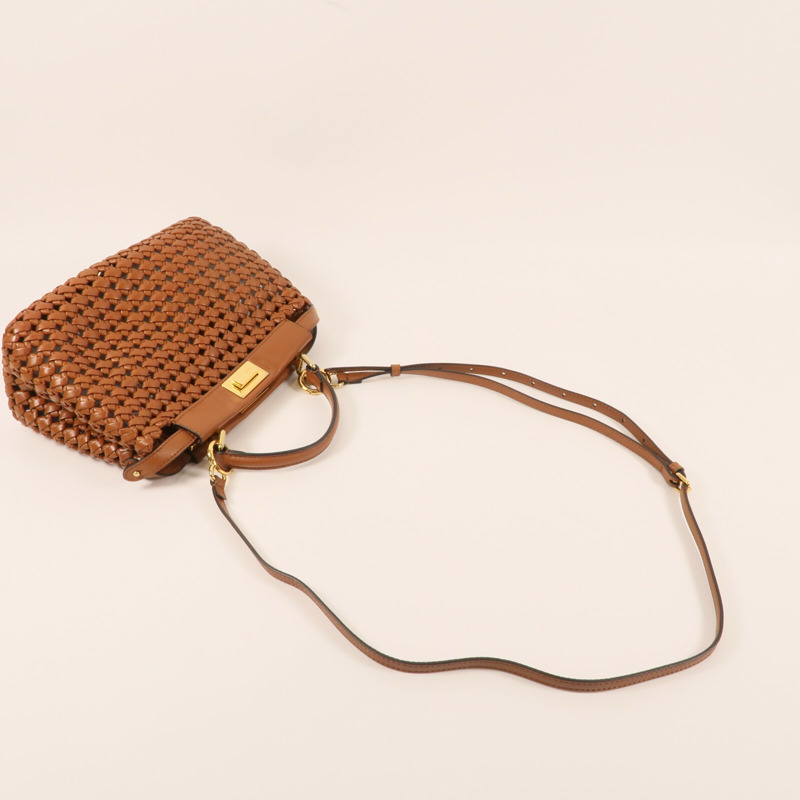 FENDI Nappa皮革Mini Peekaboo金扣手挽肩背兩用袋-5