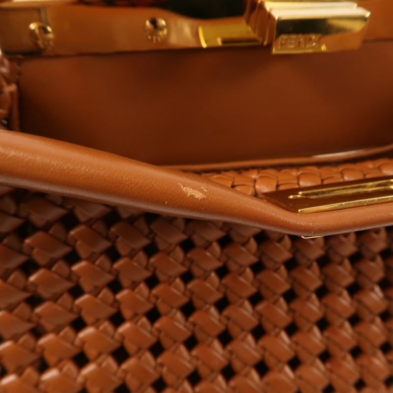 FENDI Nappa皮革Mini Peekaboo金扣手挽肩背兩用袋-15