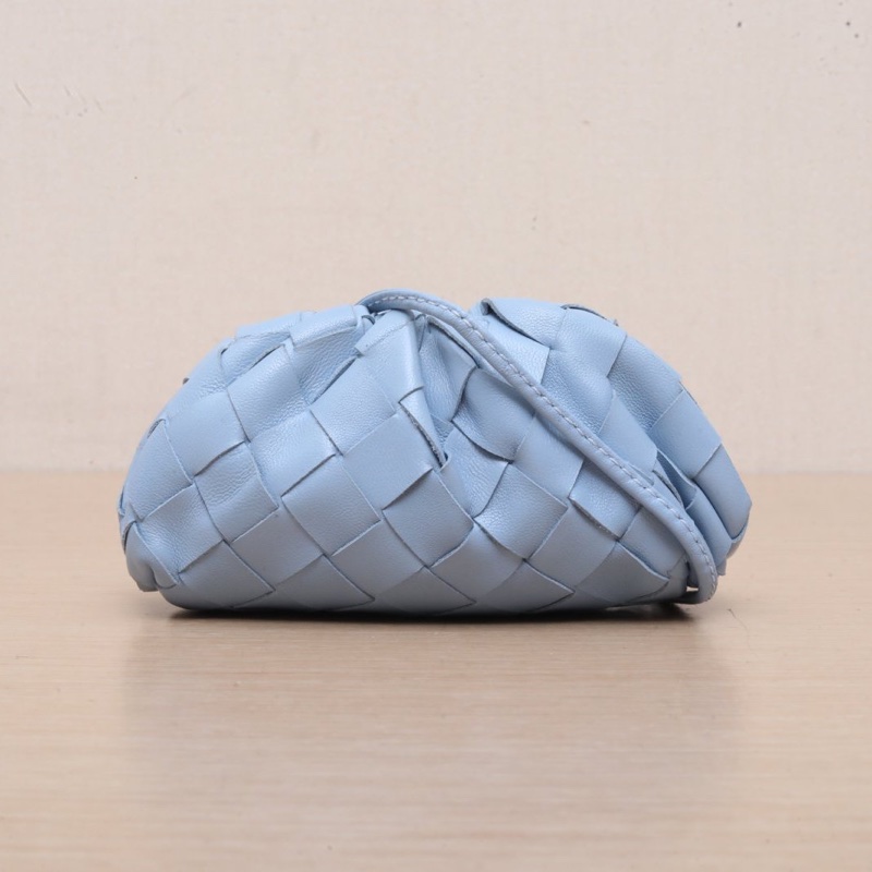 BOTTEGA VENETA 藍色羊皮Pouch雲朵包超Mini14編織肩背包-0