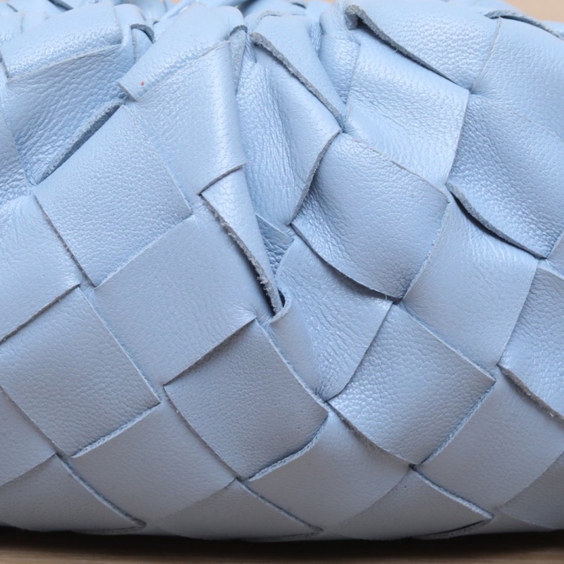 BOTTEGA VENETA 藍色羊皮Pouch雲朵包超Mini14編織肩背包-5