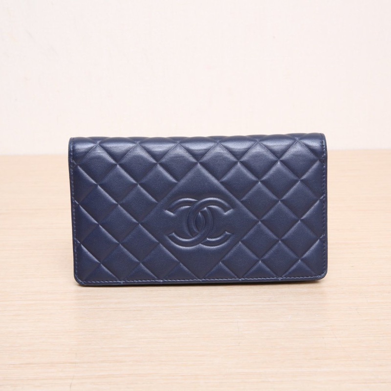 CHANEL 墨藍色羊皮21開雙CLOGO菱格紋長款錢包-0