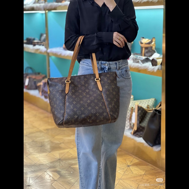 莉亞精品♡LV 雙口袋天心包 二手美包-3