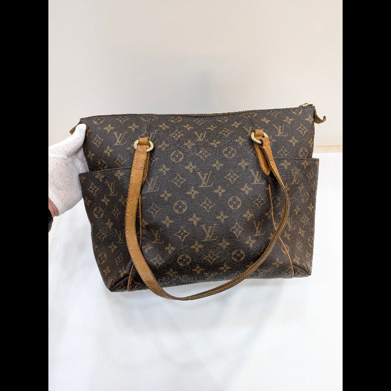 莉亞精品♡LV 雙口袋天心包 二手美包-5