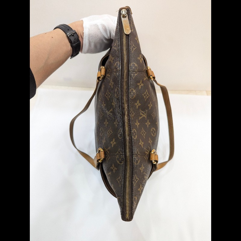 莉亞精品♡LV 雙口袋天心包 二手美包-9