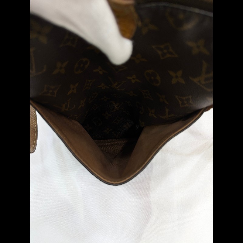 莉亞精品♡LV 雙口袋天心包 二手美包-18