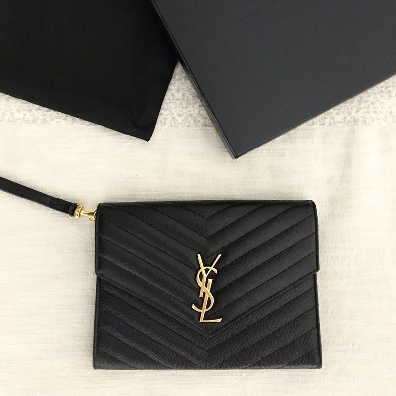 Saint Laurent 女士 CASSANDRE  MATELASSÉ絎縫粒面壓印皮革手拿包均碼碼常規、21cm*3cm*16cm-0