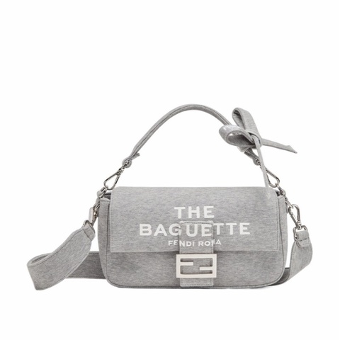 Fendi 男士 Baguette 徽標斜挎包均碼碼常規、27cm*6.5cm*15cm