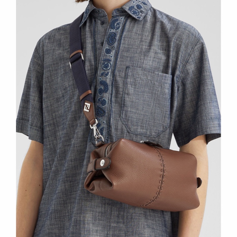 Fendi 男士 Siesta小號單肩包均碼碼小號、25cm*14cm*14cm-6