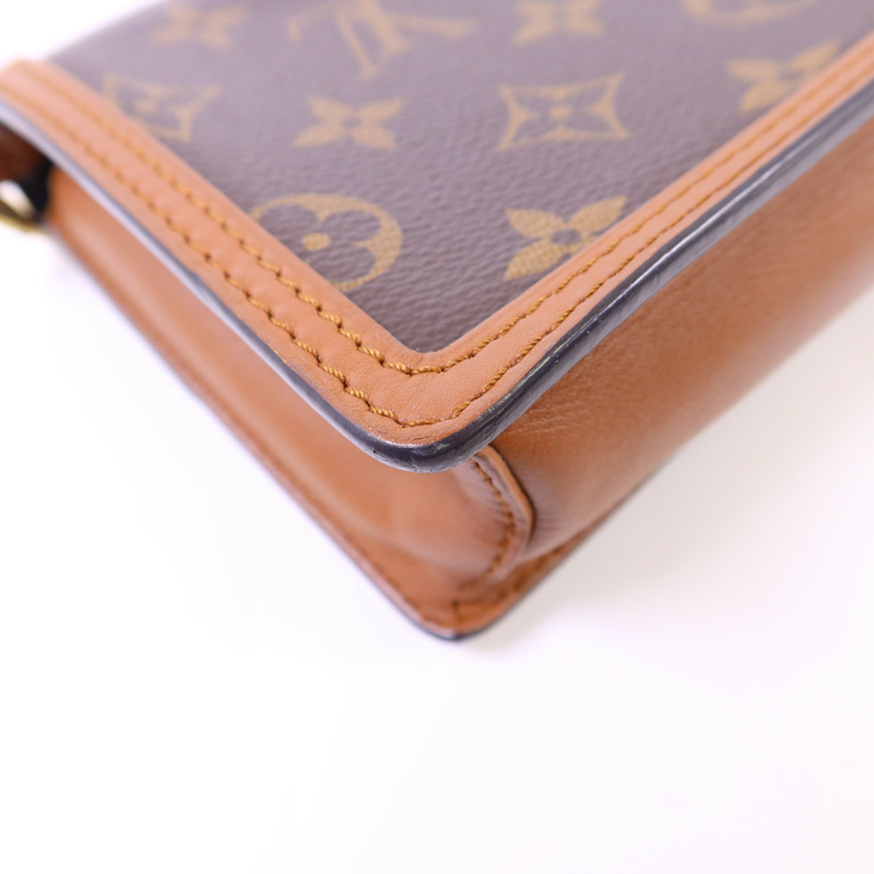 LOUIS VUITTON Monogram Reverse Dauphine金扣肩背袋-13