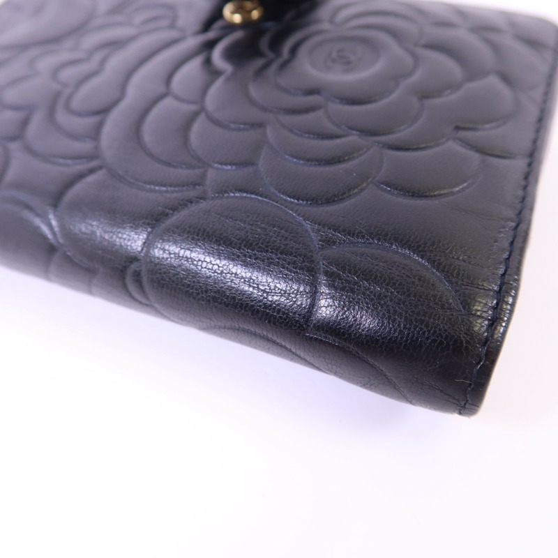 CHANEL 羊皮皮革Camellia Wallet金扣銀包-12