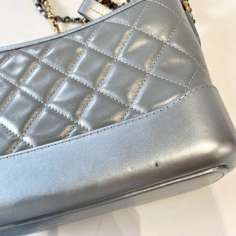 CHANEL Gabrielle 銀色 小牛皮 山形 V型紋 金銀 鏈帶 小型 流浪包 A91810-5