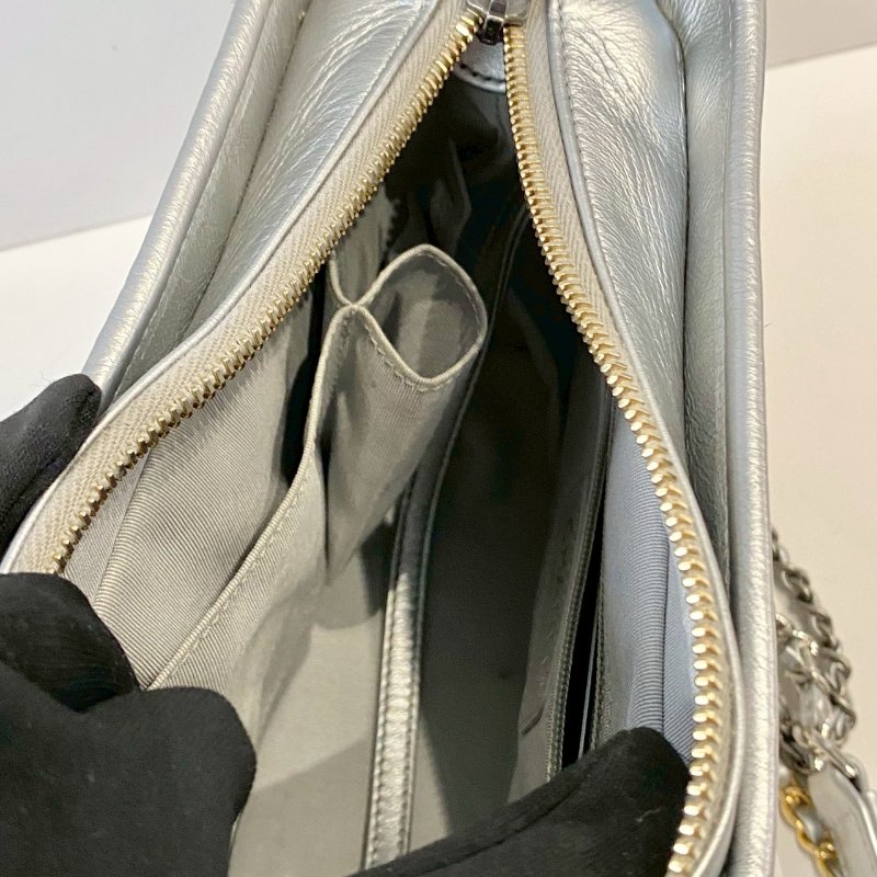 CHANEL Gabrielle 銀色 小牛皮 山形 V型紋 金銀 鏈帶 小型 流浪包 A91810-6