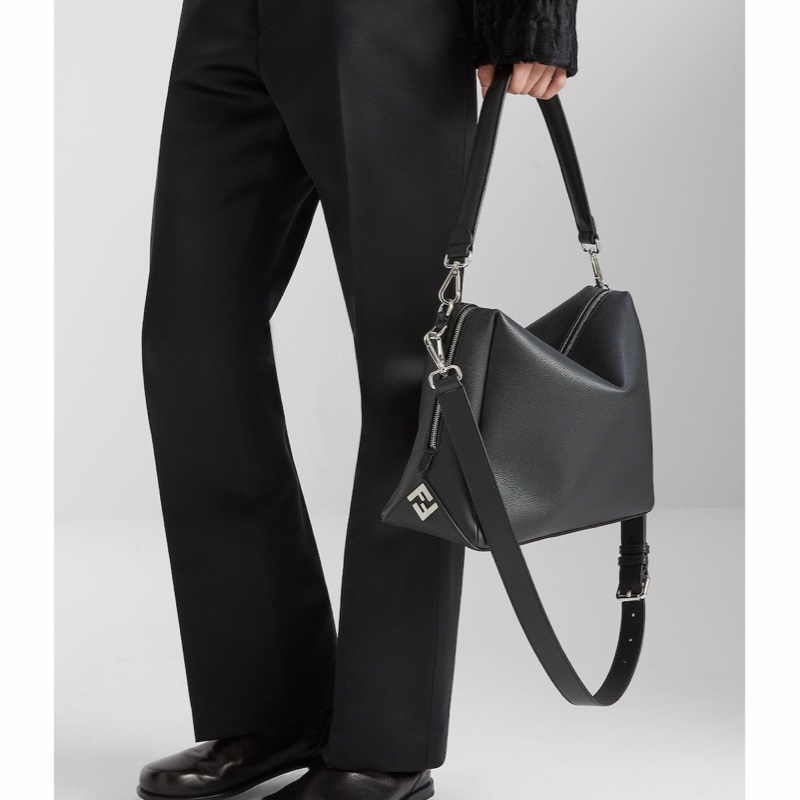 Fendi 男士 Lui 大號單肩包均碼碼大號、34cm*13cm*27cm-2