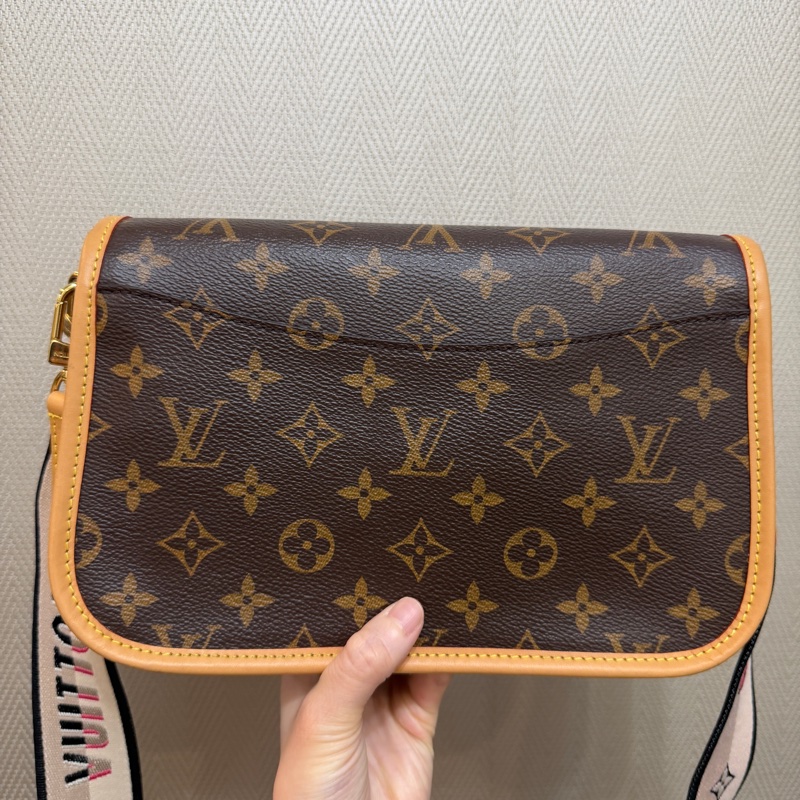 LV 原花Diane金釦手提肩斜背包M45985-7
