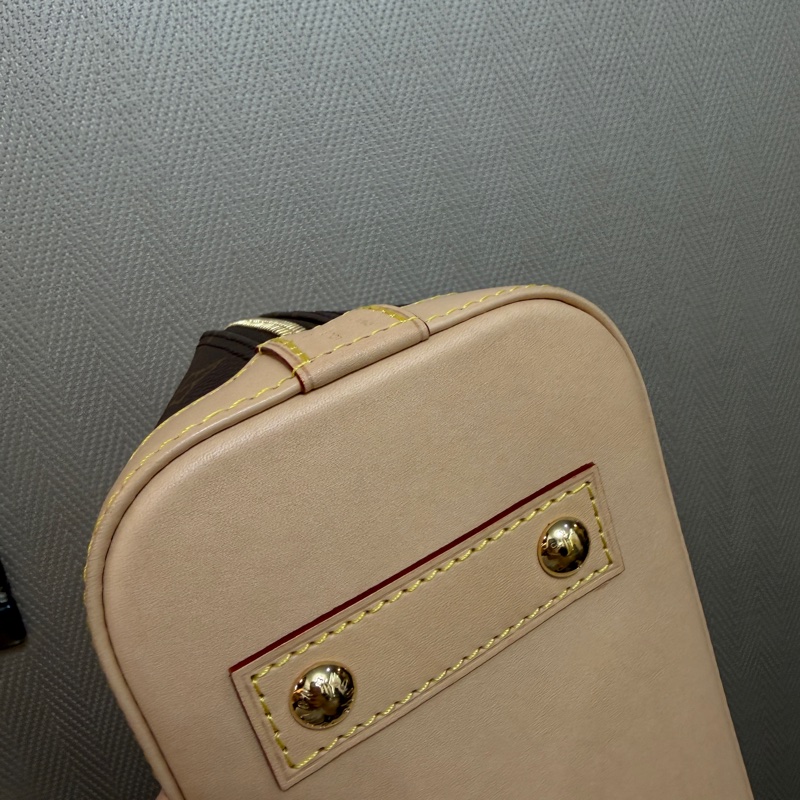 LV 原花金釦Alma BB手提斜背貝殼包M46990-10