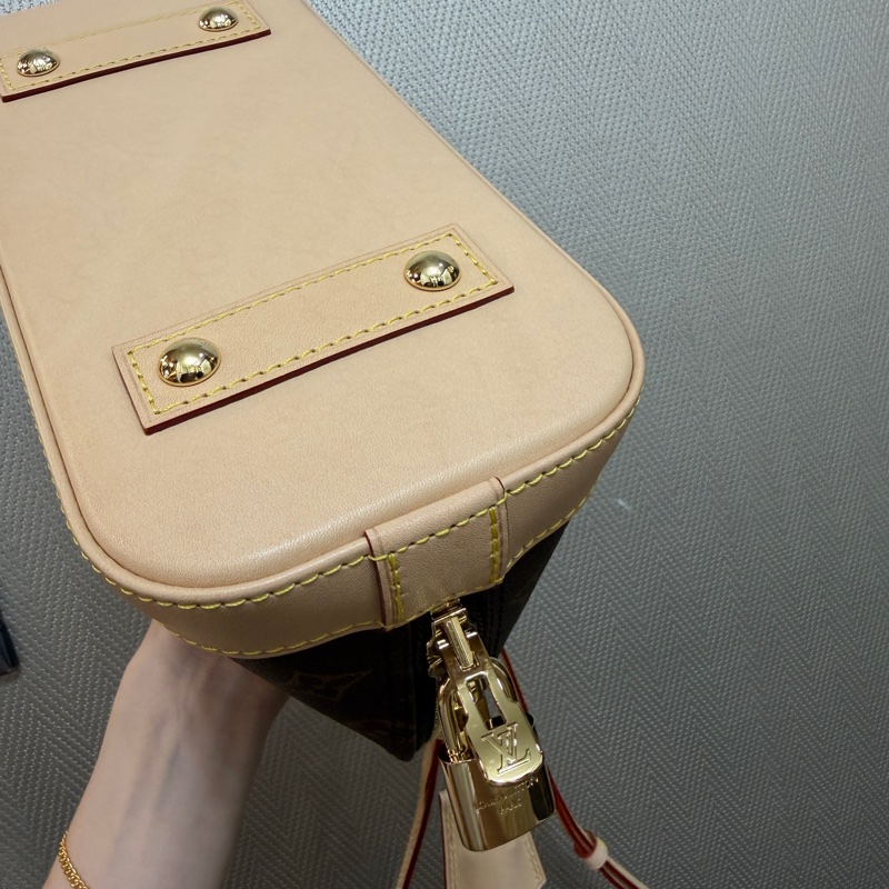 LV 原花金釦Alma BB手提斜背貝殼包M46990-11