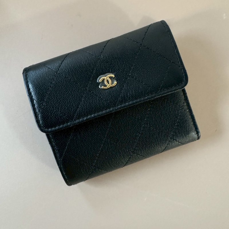 CHANEL 25K 黑色 羊皮 6卡 零錢 三折短夾 小Logo AP4911-1