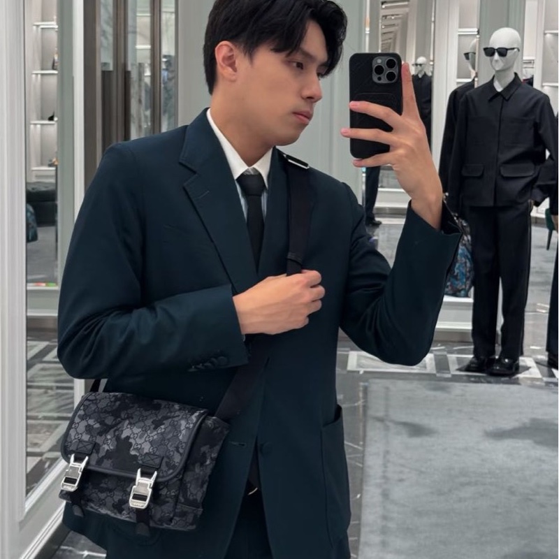 Gucci 男士 GG 小號斜挎包-3