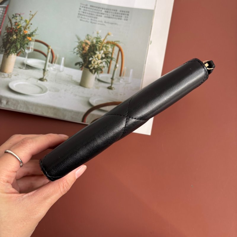 ::CHANEL::19 系列黑色菱格紋 皮穿鏈金雙C 拉鍊中夾-2