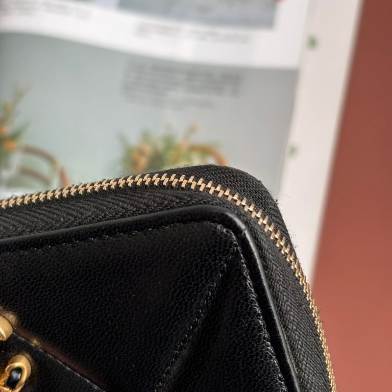 ::CHANEL::19 系列黑色菱格紋 皮穿鏈金雙C 拉鍊中夾-12