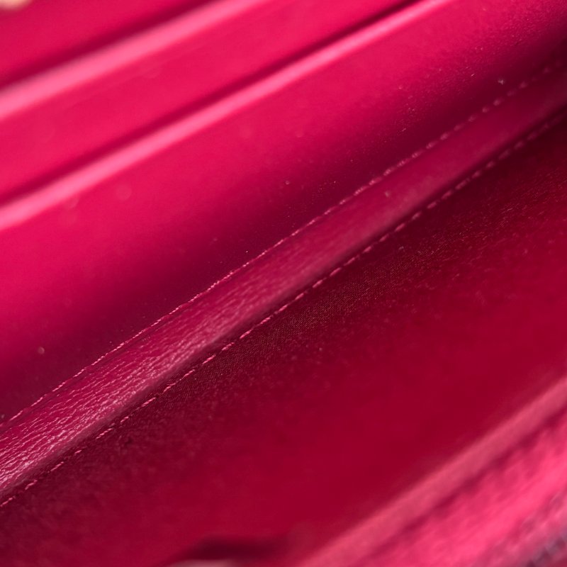 ::CHANEL::19 系列黑色菱格紋 皮穿鏈金雙C 拉鍊中夾-19