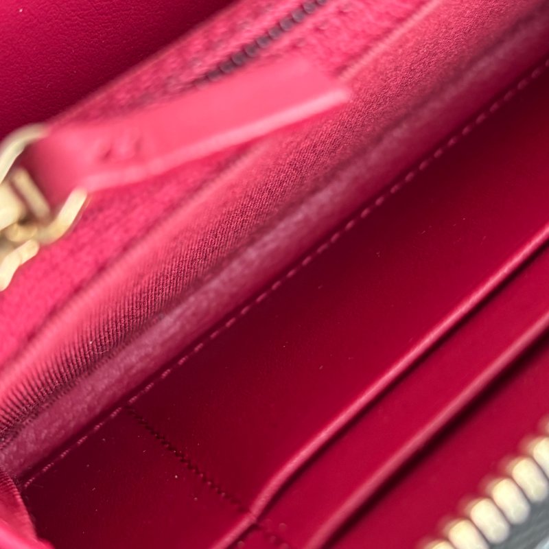 ::CHANEL::19 系列黑色菱格紋 皮穿鏈金雙C 拉鍊中夾-22