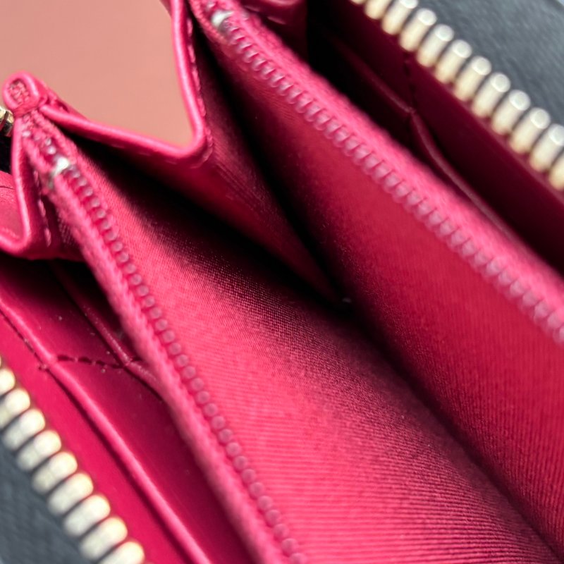 ::CHANEL::19 系列黑色菱格紋 皮穿鏈金雙C 拉鍊中夾-28