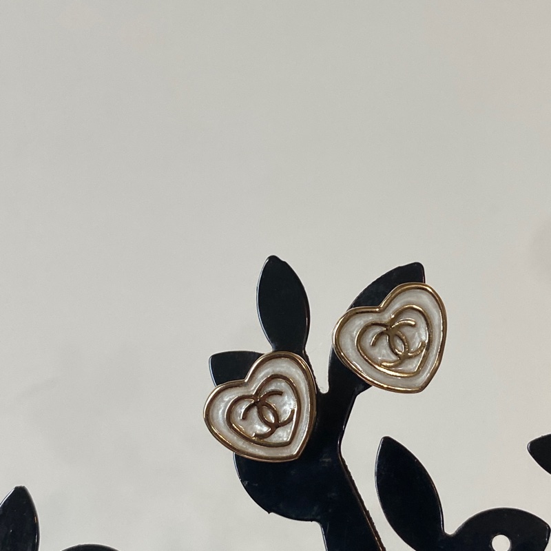 914intheair精品代購『全新閒置』Chanel 愛心logo耳環 香奈兒 愛心貝母耳釘-1