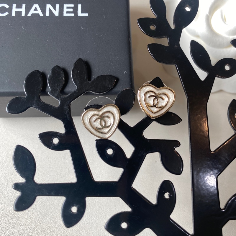 914intheair精品代購『全新閒置』Chanel 愛心logo耳環 香奈兒 愛心貝母耳釘-8