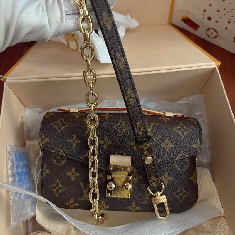 全新品 路易威登/Louis Vuitton Pochette Metis 老花mini郵差包-8