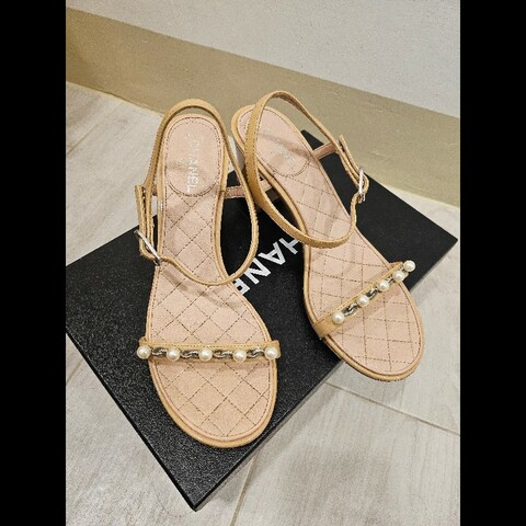 CHANEL 超美秀上珍珠跟鞋