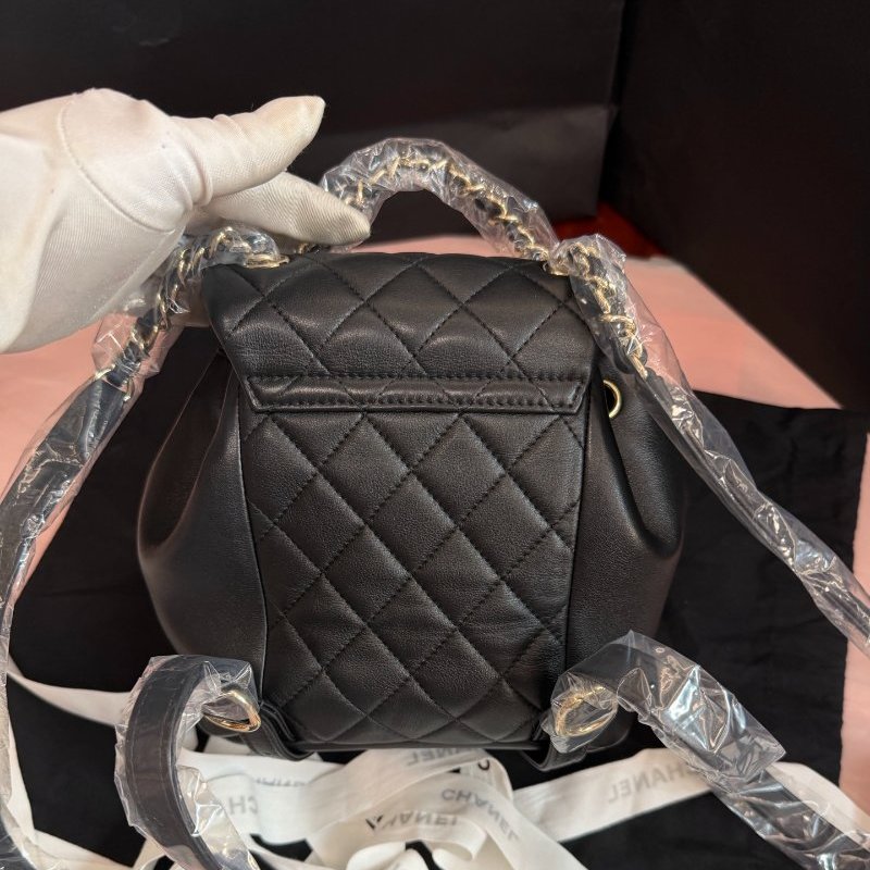 近新品 香奈兒/Chanel Duma小號後背包黑金菱格牛皮-1
