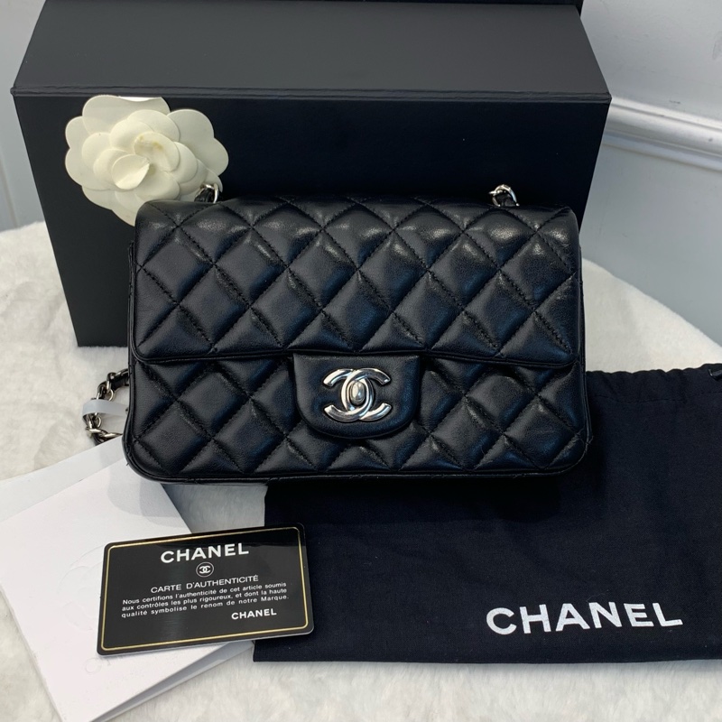 Chanel 大Mini黑羊皮 好睇又大容量Chanel 情人節必送💌-0