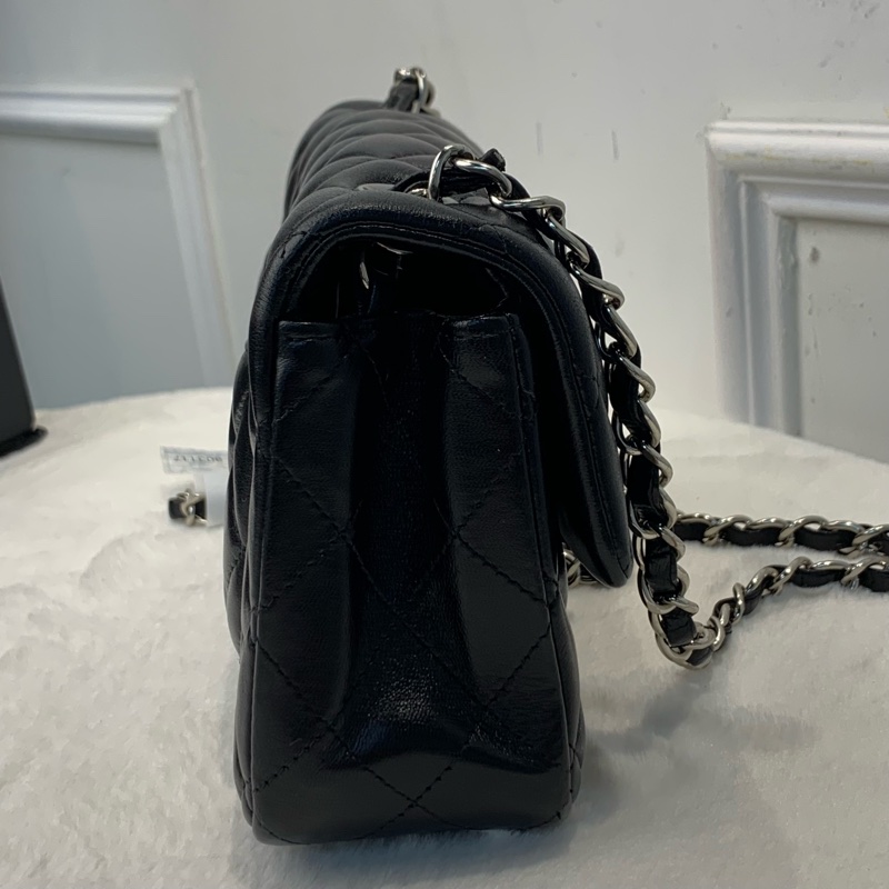 Chanel 大Mini黑羊皮 好睇又大容量Chanel 情人節必送💌-3