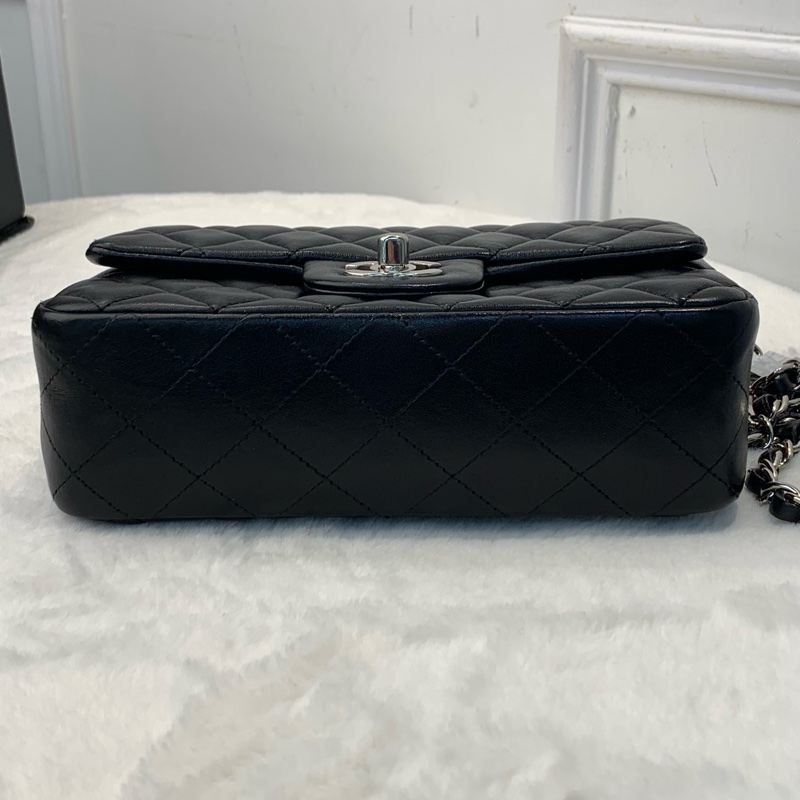 Chanel 大Mini黑羊皮 好睇又大容量Chanel 情人節必送💌-5