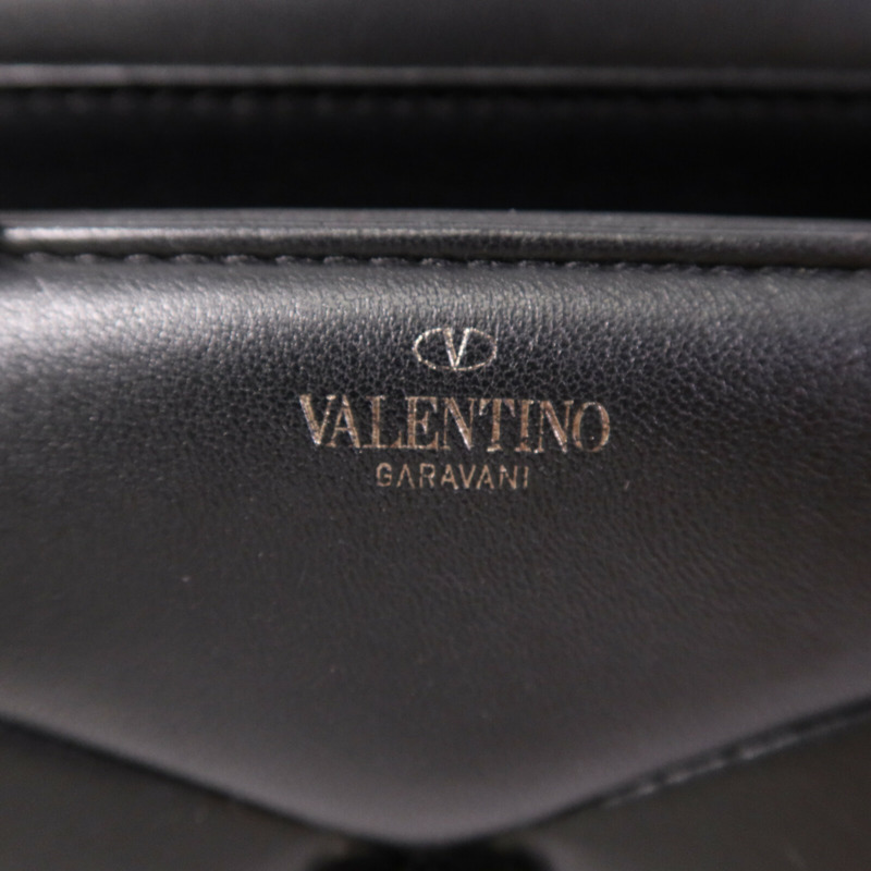 Valentino 羊皮皮革Garavani One Stud銀扣鏈帶肩背袋-5