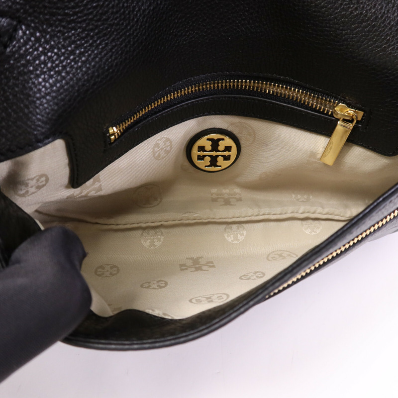 Tory Burch 牛皮皮革Amanda Logo Clutch金扣鏈帶肩背袋-4