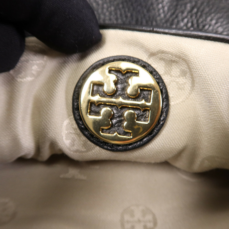 Tory Burch 牛皮皮革Amanda Logo Clutch金扣鏈帶肩背袋-5