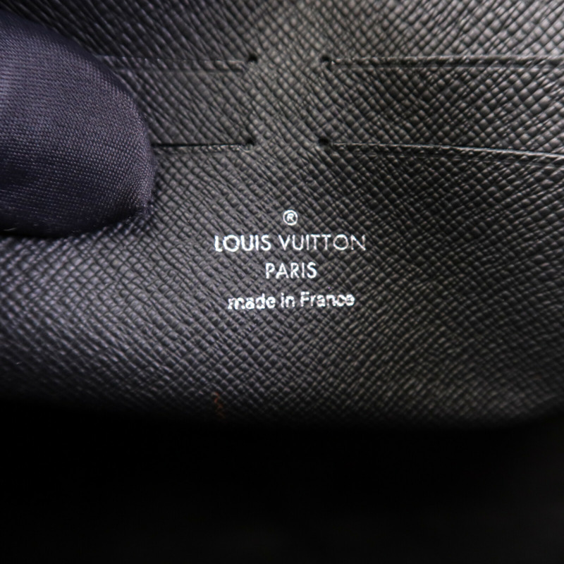 LOUIS VUITTON Monogram Eclipse Pochette Voyage MM銀扣手拿包-5
