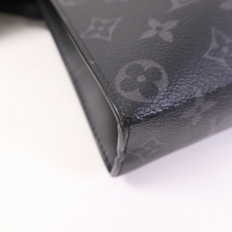 LOUIS VUITTON Monogram Eclipse Pochette Voyage MM銀扣手拿包-8