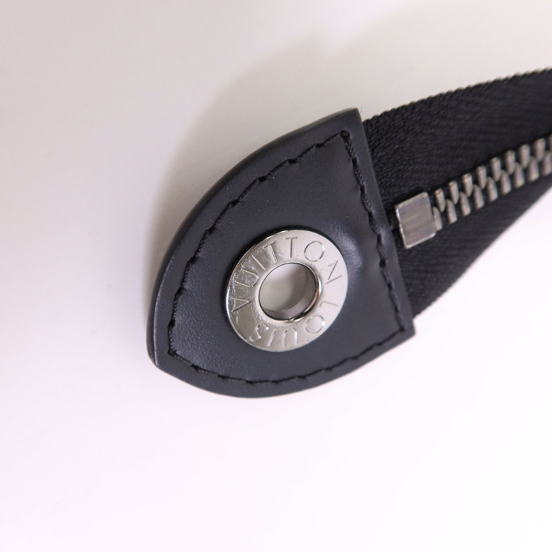 LOUIS VUITTON Monogram Eclipse Pochette Voyage MM銀扣手拿包-11