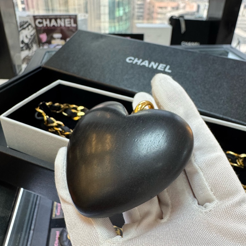 Chanel Vintage 1993 Wooden Heart CC & Leather Chain Necklace-15