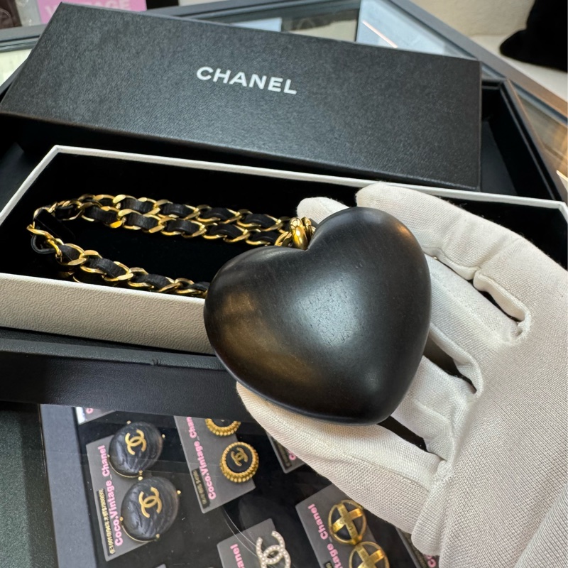 Chanel Vintage 1993 Wooden Heart CC & Leather Chain Necklace-16