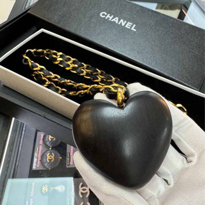 Chanel Vintage 1993 Wooden Heart CC & Leather Chain Necklace-17