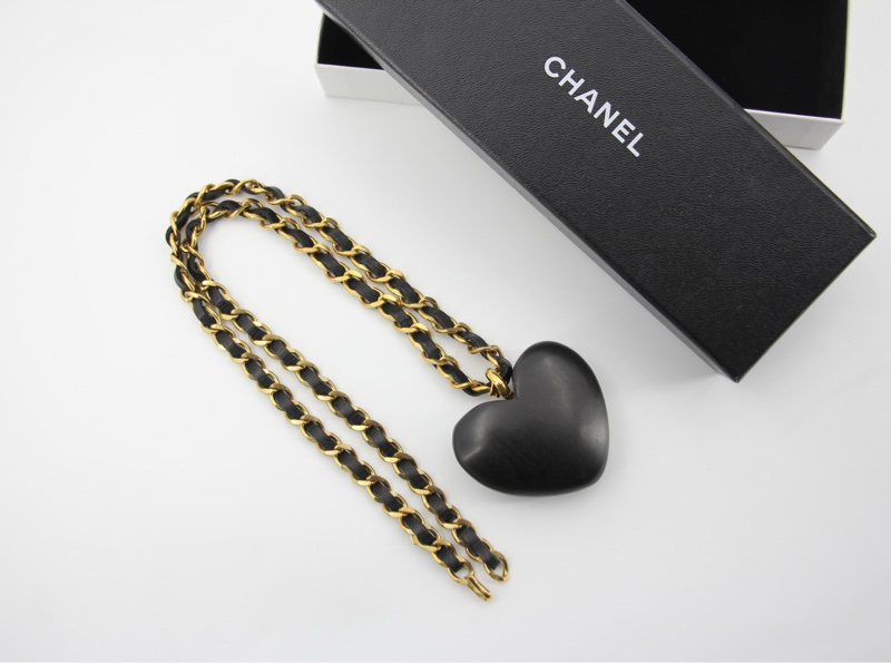Chanel Vintage 91 Wooden Heart CC & Leather Chain Necklace-4