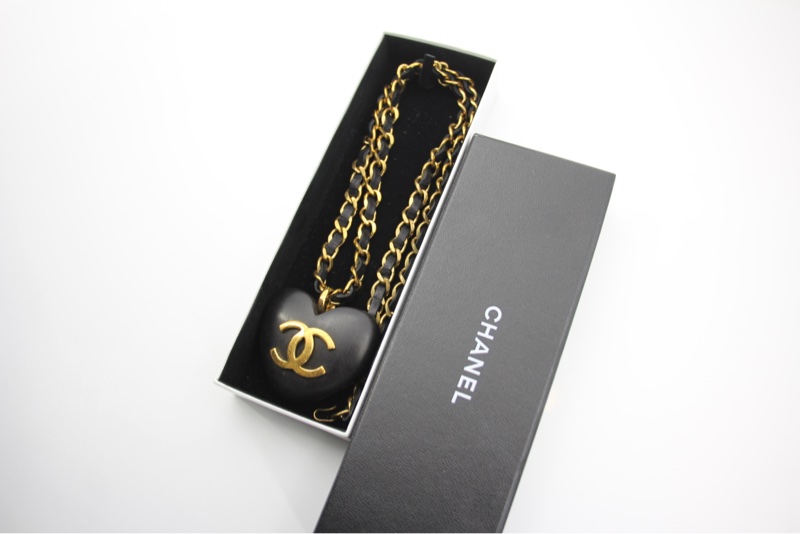 Chanel Vintage 91 Wooden Heart CC & Leather Chain Necklace-6