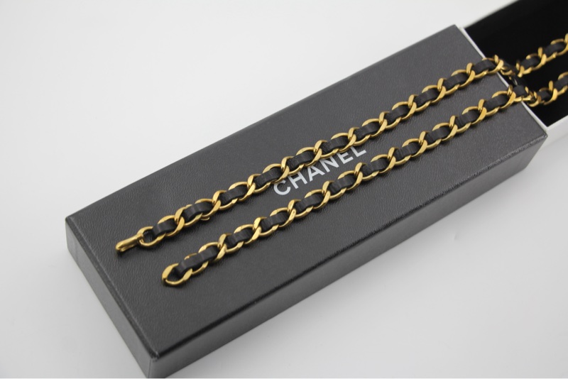 Chanel Vintage 91 Wooden Heart CC & Leather Chain Necklace-8