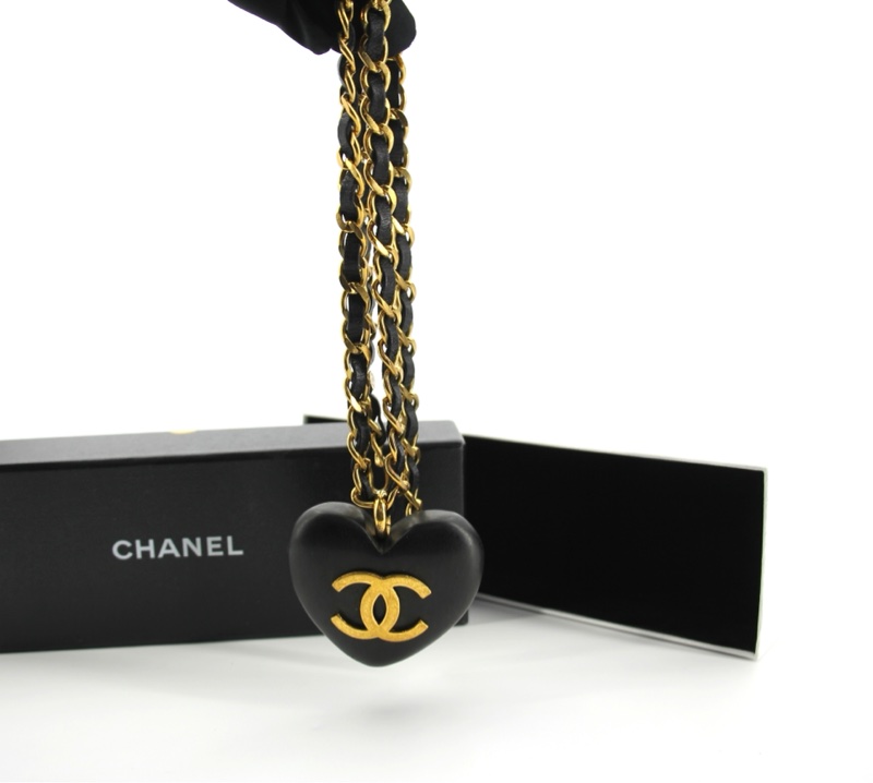 Chanel Vintage 91 Wooden Heart CC & Leather Chain Necklace-13